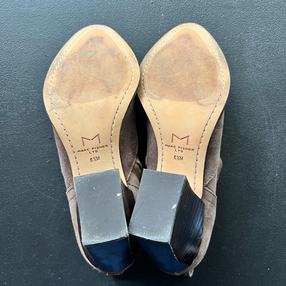 Marc Fisher LTD brown suede bootie heels with zipper, women’s size 6.5 - Picture 4 of 4